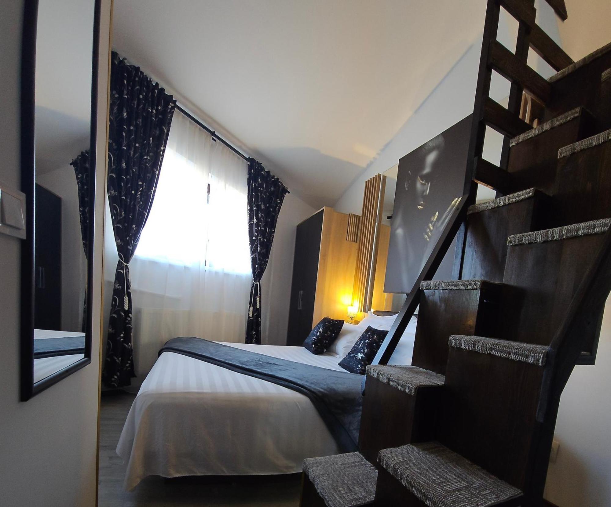 Hotel Theline Bucarest Exterior foto